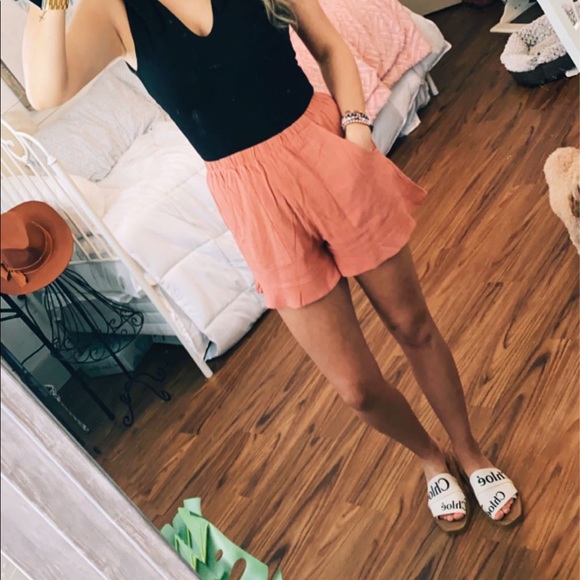 Rose colored elastic waist shorts - Picture 4 of 4